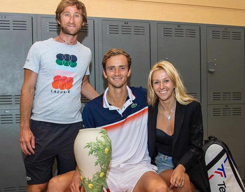 Medvedev-his-wife-Daria-and-Coach-Gilles